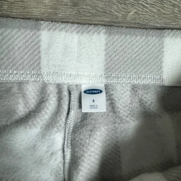 Plaid Old Navy Pajama Pants women’s - Picture 2 of 2